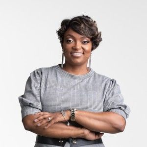 Meet your Posher, Nakia